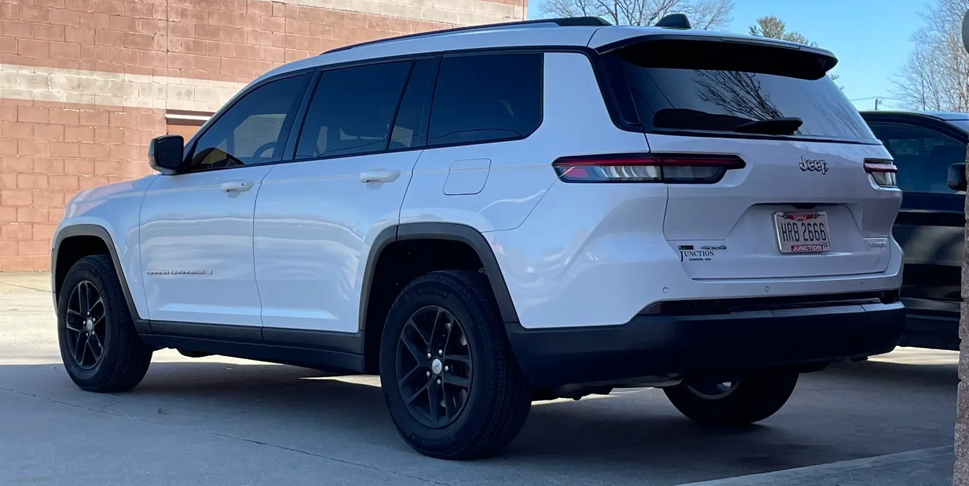 photo of SUV window tinting